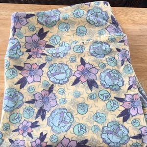 🔥HOT SALE 🔥LulaRoe Leggings Buy 3 Get 1 FREE